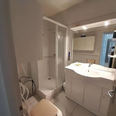 Apartment T2 A 2 Minutes De La Avec Loggia, Parking Privatif Et Commerces A Proximite - Fr-1-324a-19 Saint-Hilaire-de-Riez