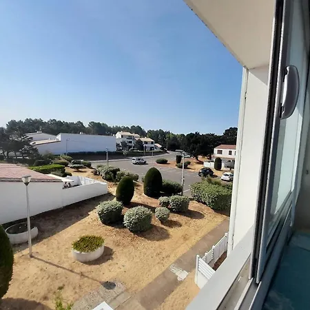 T2 A 2 Minutes De La Avec Loggia, Parking Privatif Et Commerces A Proximite - Fr-1-324a-19 Saint-Hilaire-de-Riez