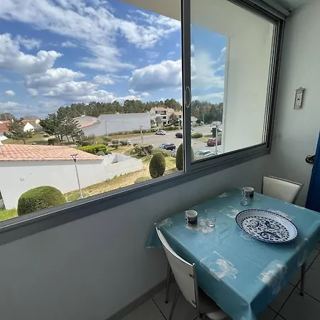 Apartment T2 A 2 Minutes De La Avec Loggia, Parking Privatif Et Commerces A Proximite - Fr-1-324a-19 *